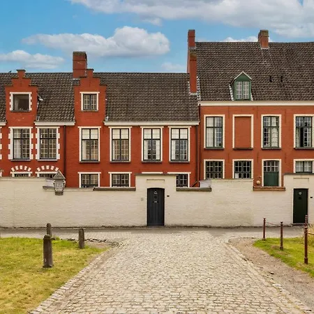 Violet Bed & Breakfast Gand
